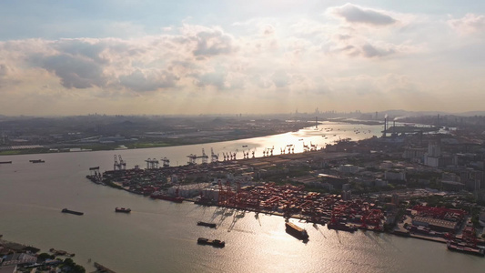 5k10bit码头国际物流运输船只湾区视频