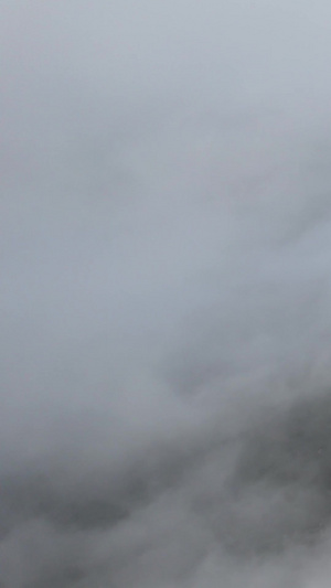 航拍大雾天气天空云层之上自然山脉农业乡村农田村庄素材自然素材56秒视频