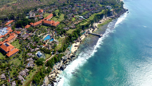 巴厘岛建在悬崖上的度假村7秒视频