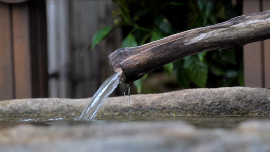 山泉流水视频