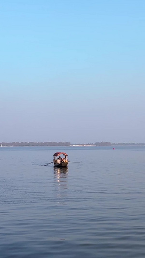 航拍湖北5A级东湖景区游船码头湖景风光素材5A级景区58秒视频