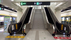 4K拍摄地铁站扶梯【该视频无肖像权，请勿商用】45秒视频