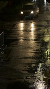 城市下雨天马路街道夜晚素材宣传片视频