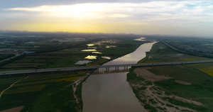 4K落日下的渭河航拍46秒视频