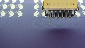 以数字模式缝针的工业自动缝纫机16秒视频