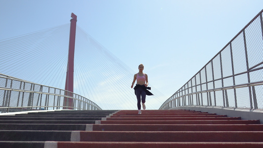 4k女性跑步慢跑晨跑有氧跑视频