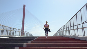 4k女性跑步慢跑晨跑有氧跑11秒视频