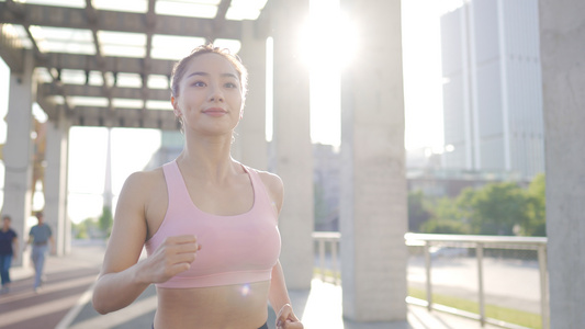 4k女性夏季运动慢跑跑步有氧跑视频