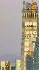 现代化城市青岛第一高楼延时光线变化高楼林立视频