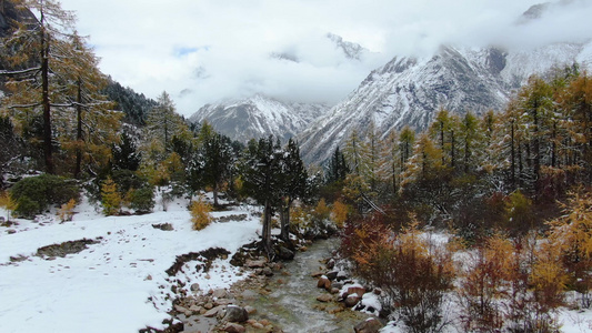 毕棚沟景点燕子岩雪景风光航拍视频视频