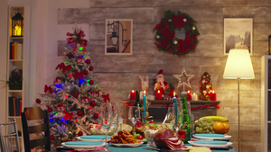 餐桌上的圣诞节庆祝活动用美食食品18秒视频