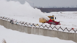 雪花扫清跑道30秒视频