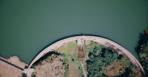 水力发电大坝的空中航向29秒视频