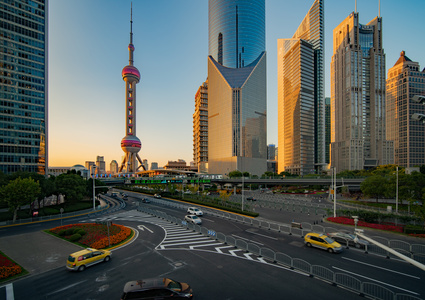 8k上海陆家嘴地标夕阳大城市交通夜景延时视频