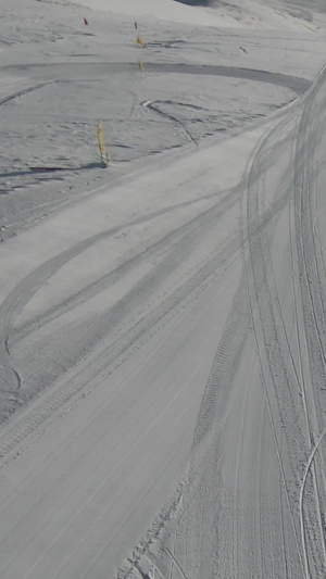 新疆雪地滑雪极限运动37秒视频