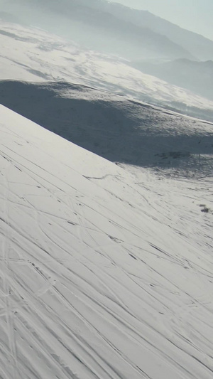 新疆雪地滑雪极限运动37秒视频