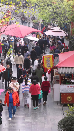 航拍城市节日赶集现场逛街休闲娱乐人群素材城市素材56秒视频