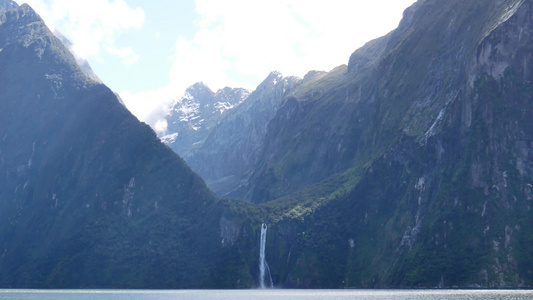 密尔福德的瀑布新新西兰南岛视频