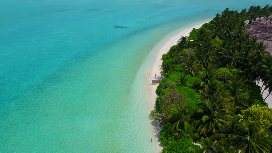 以沙巴附近透明的环礁湖和白色沙滩背景放松海岸线海滩大海海滩度假村视频