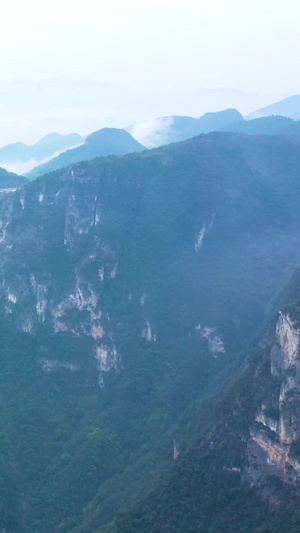 航拍龙岗国家地质公园群山巍峨悬崖峭壁大自然风景区25秒视频