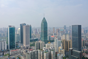 航拍武汉城市中央商务区金融中心地标大楼31秒视频