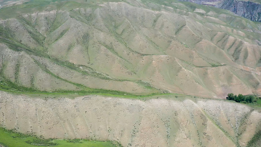 高山草原蓝天云彩航拍视频