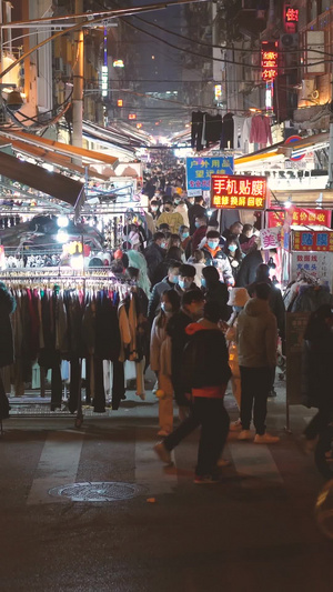 城市节日购物夜市逛街人流夜景素材圣诞节50秒视频