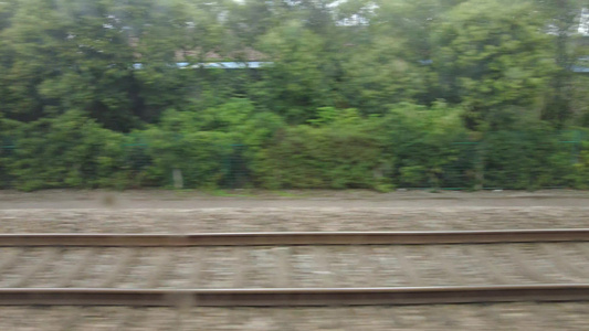 火车轨道交通运输行驶火车实拍视频