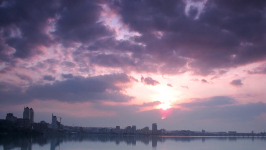 日落时的城市风景视频