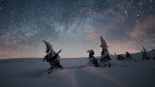 8K冬季雪地星空银河延时视频