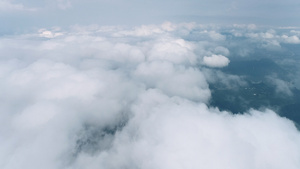 4k无人机穿越千米云层腾云驾雾的震撼视觉24秒视频