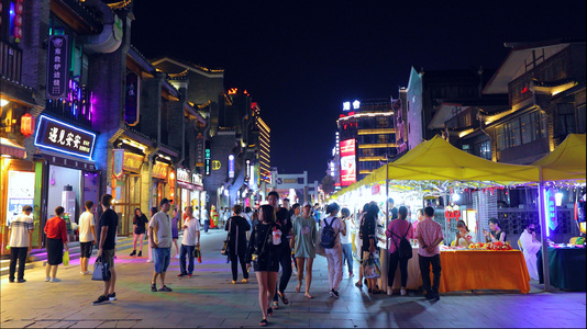 桂林东西巷夜市经济摆摊经济逛街游客夜景【该视频无肖像权，请勿商用】视频