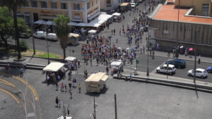罗马街边十字路的人流20秒视频