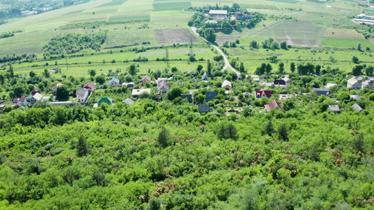 附近有林林的美丽农村居民居住区视频