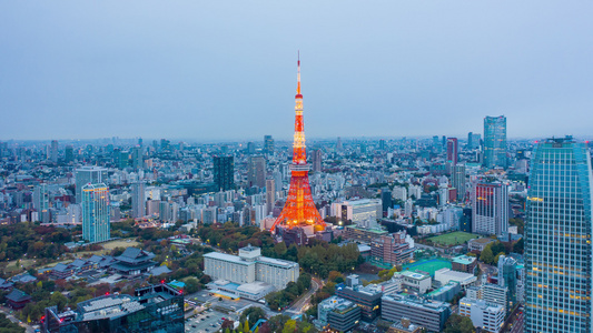在日本的东京市建造东京塔楼视频