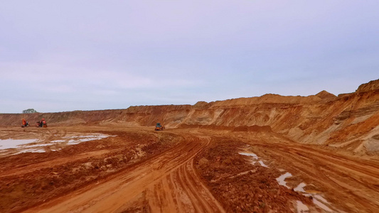 通往工业区沙矿的公路空中观察视频