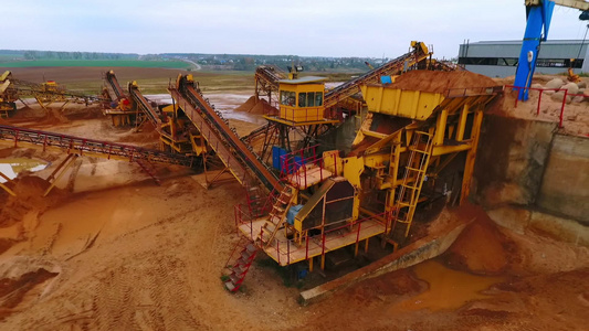 沙矿开采区设备视频