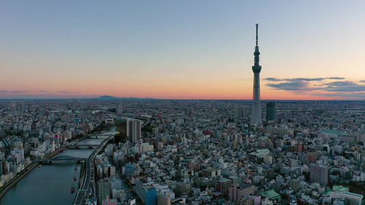 日出时在东京市的日本城里视频