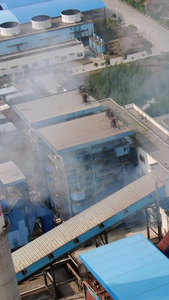 航拍工厂排烟生产线视频