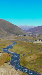 航拍四川甘孜藏族自治州高原风光川藏线视频