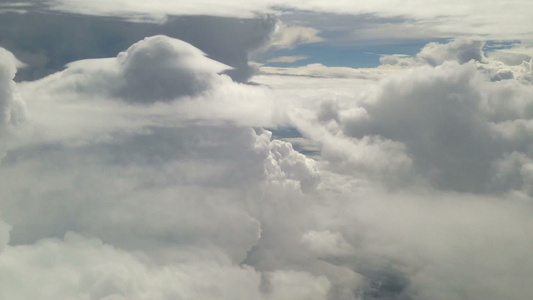 空中飞机内天空的视图视频