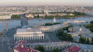 圣彼得堡市中心日落时的航拍31秒视频