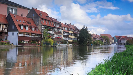 延时德国班贝格的河流和建筑视频