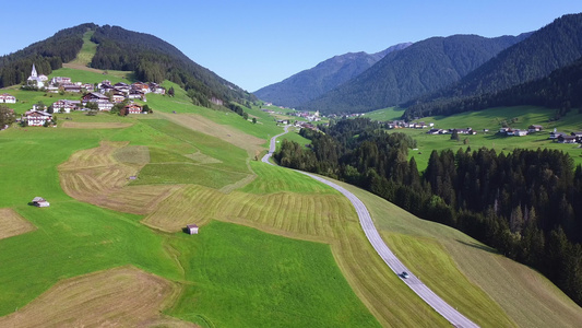 Austrian阿尔卑斯山的惊人人类住区景象视频