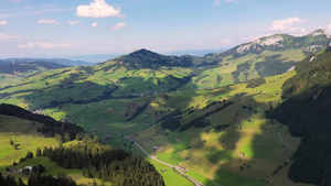 叶比纳尔普山在瑞士的一个山谷上25秒视频