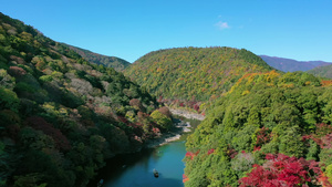 秋天的河川和船阿拉西山京都日本28秒视频