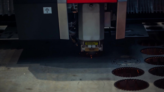 工业技术激光切割金属视频