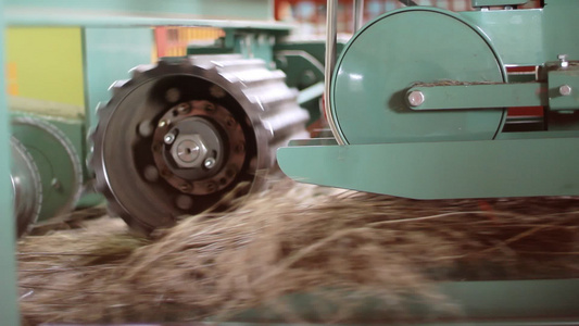 制造线的麻丝纤维工厂的松丝生产线视频