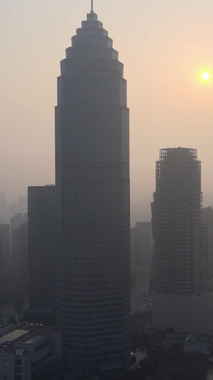 绍兴世茂天际中心大楼航拍环绕恶劣天气67秒视频