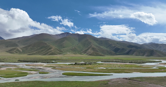 中国新疆公路风光航拍视频